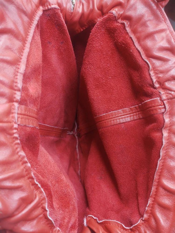VINTAGE 80s Red Leather Hinged Purse Shoulder Clu… - image 9