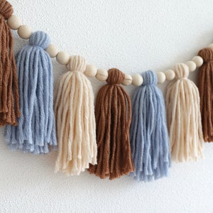 Boy Yarn tassel Garland, 1st high chair banner, Teddy Bear birthday decor, Cake smash photo prop, Background photo prop
