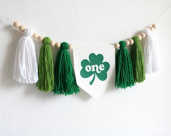 Patrick's Day 1st Birthday, Shamrock High Chair Banner, Lucky One Banner, St.Patrick's day decor, Birthday Photo Prop, 1st Birthday Party