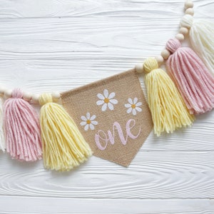 Striscione per seggiolone margherita, ghirlanda di torta pastello per ragazza, stamina di nappe in filato, arredamento Boho per il primo compleanno, striscione per primo compleanno