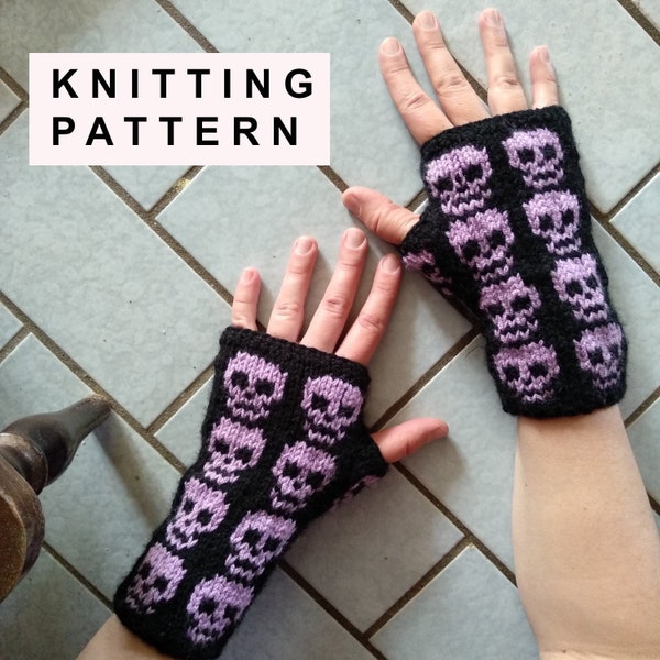 Arm warmers with skulls