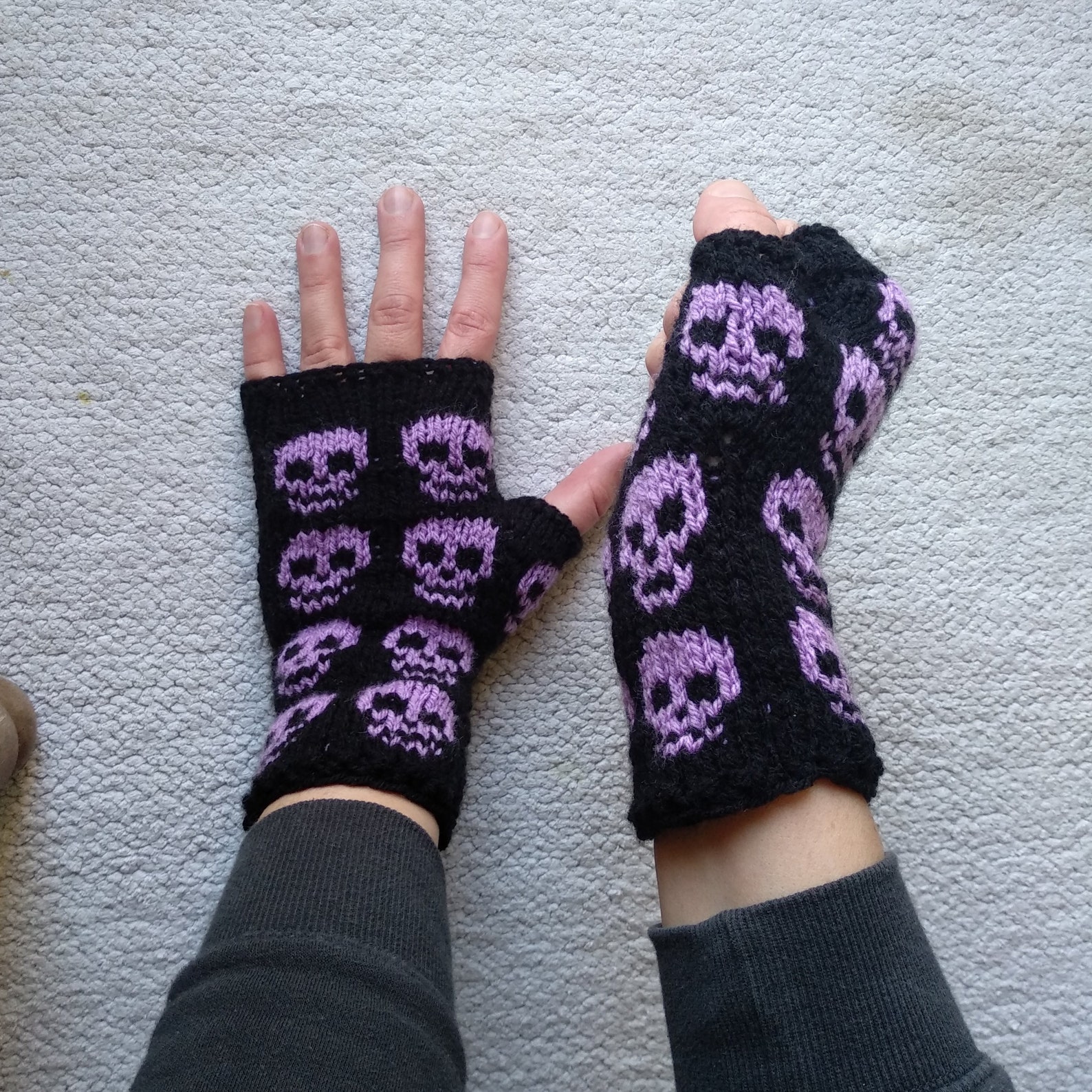 Goth Arm Warmers With Purple Skulls, Emo Fingerless Gloves With Pink