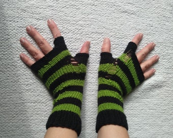 Striped Unisex Green Arm Warmers, Emo Fingerless Gloves with Holes, Gothic Torned Mittens, Anime Clothing, Halloween Costume