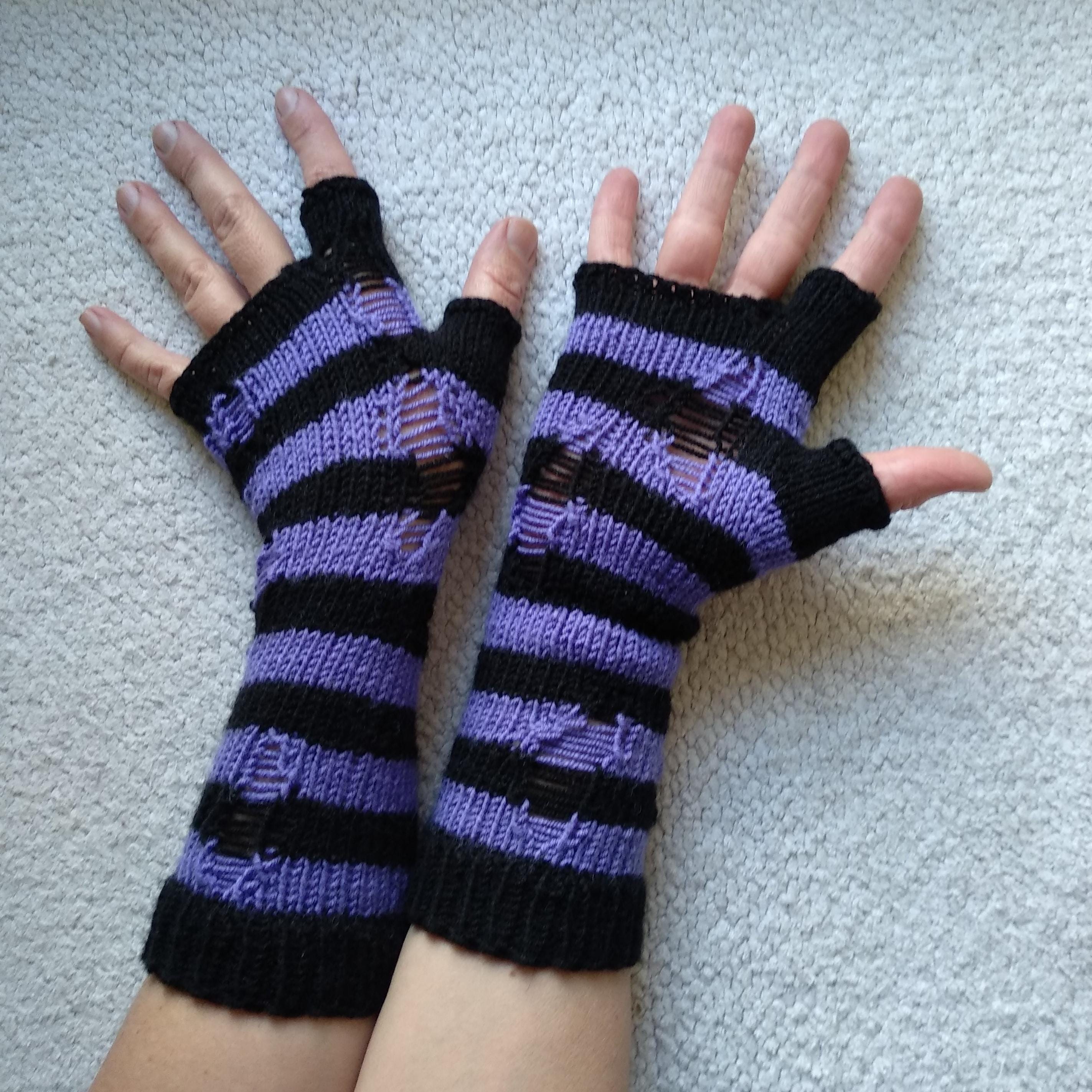 Emo Striped Fingerless Gloves With Holes – Purple Unisex Arm