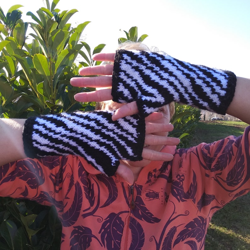 Zebra Arm Warmers KNITTING PATTERN Etsy
