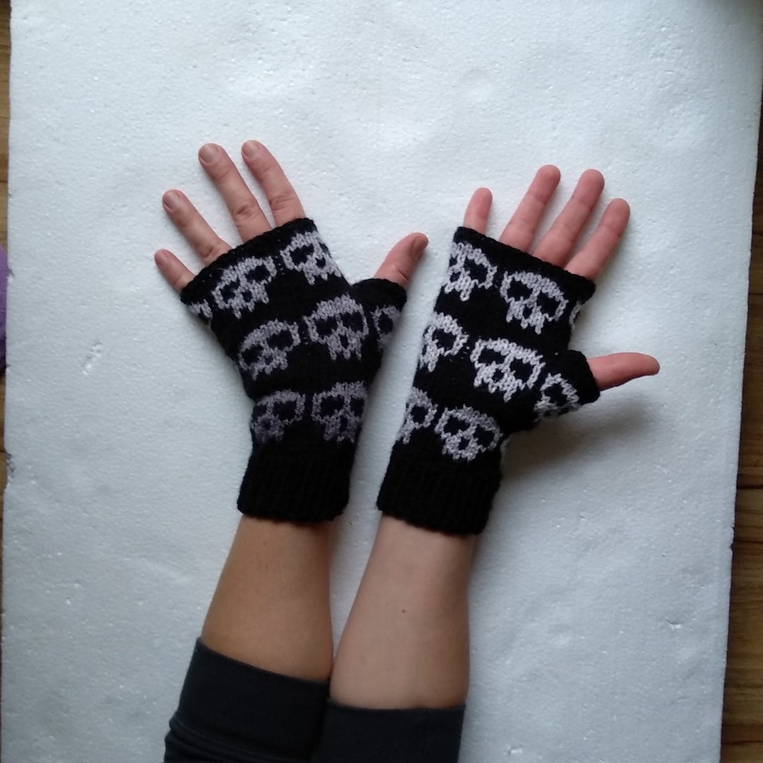 Gothic Arm Warmers With Skulls, Goth Fingerless Gloves, Halloween