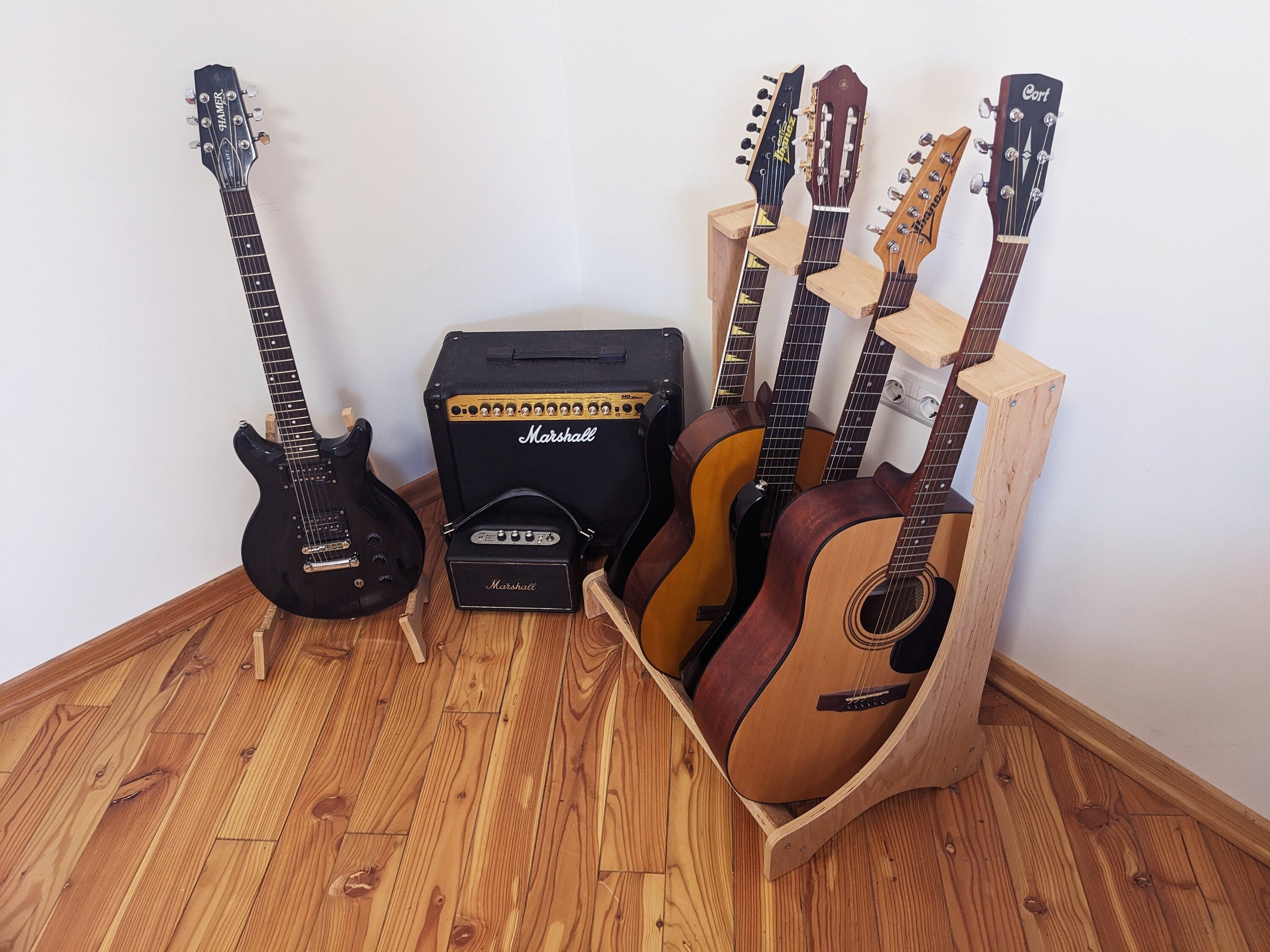 Guitar stand: acoustic - onefortythree