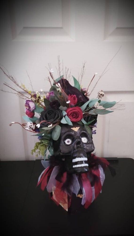 Jester Skull Centerpiece Floral Arrangement Gothic Witchy - Etsy