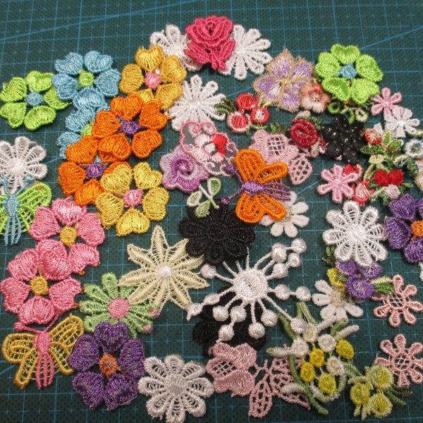 55 petites fleurs en dentelle, kit d'embellissement en dentelle de courtepointe folle, lot d'inspiration, art altéré, fourniture de scrapbooking