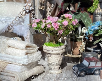 Intérieur Jour - Azalée Japonais sur tige dans vieux pot de type terre cuite rouge - Fleur collection - Shabby Chic - Dollhouse 1/12e - OOAK