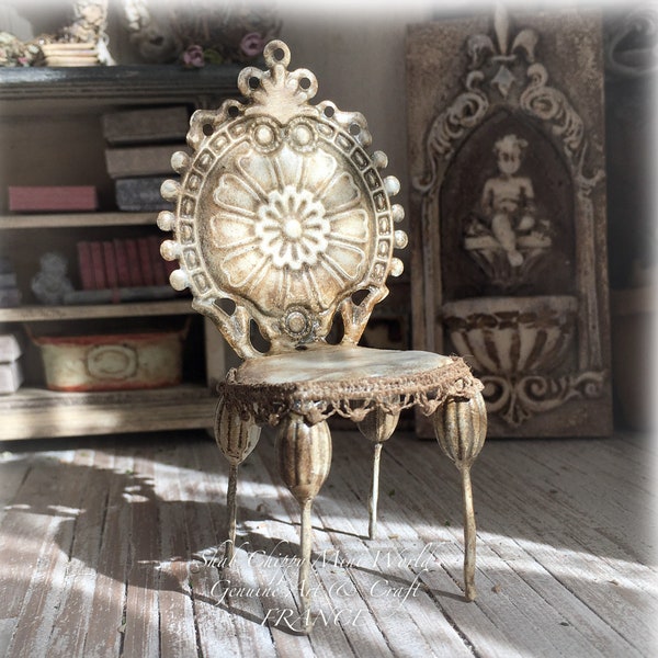 BrocAntique - Chaise métal patine à l'antique aspect rouillé - Siège brocante - Meuble miniature - Shabby Chic - Dollhouse 1/12e - OOAK