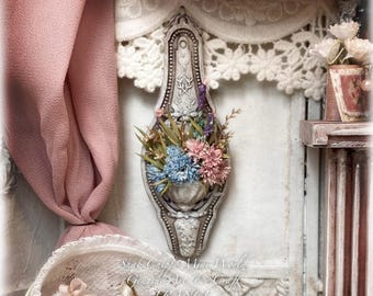 Interior Day - Wall planter, basin with wild flowers and lavender - Decorative object - Shabby Chic - Dollhouse 1/12th - OOAK