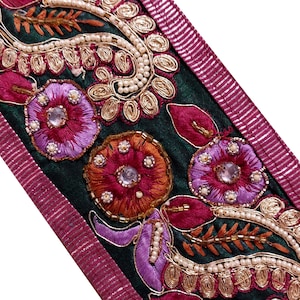 Bordura per sari ricamata indiana vintage / Bordura floreale usata con perle e paillettes / Nastro viola per cucito, artigianato, costumi, toppa