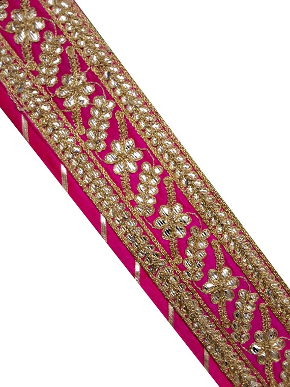 アンティークフランス 菫とカラーリリーの赤糸刺繍 レーストリム