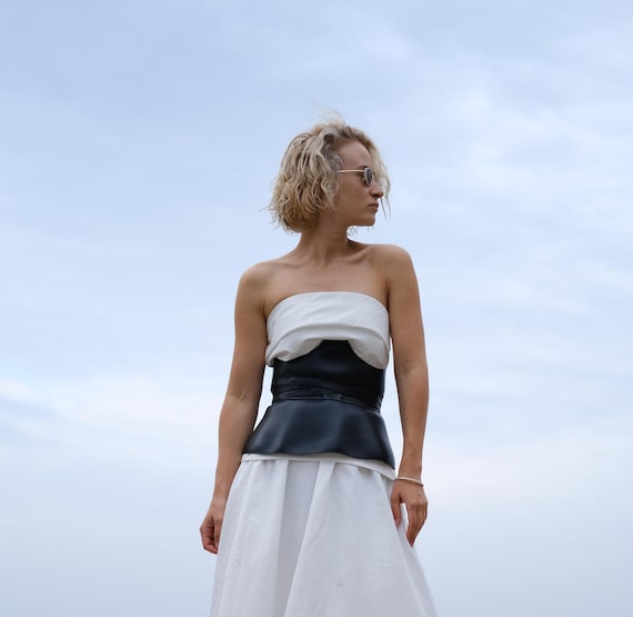 Black Vegan Leather Corset Belt: Wide Peplum Waist Cincher  display picture 2