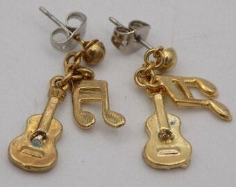 Boucles d'oreilles,clous,boucles vintage,en métal doré,cadeau vintage,bijoux vintage,Cadeau femme,cadeau fille,bijoux femme,bijoux fille