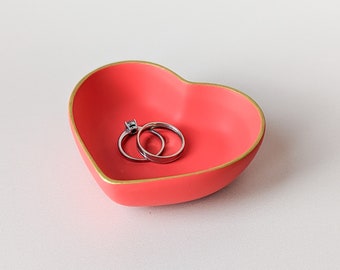 Heart trinket dish for rings, mini heart dish for jewellery display, small heart trinket dish, gold red ring dish, valentine's day gift idea