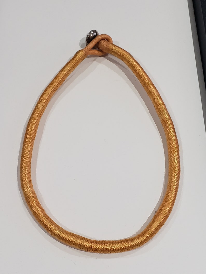 Choker Silk Thread