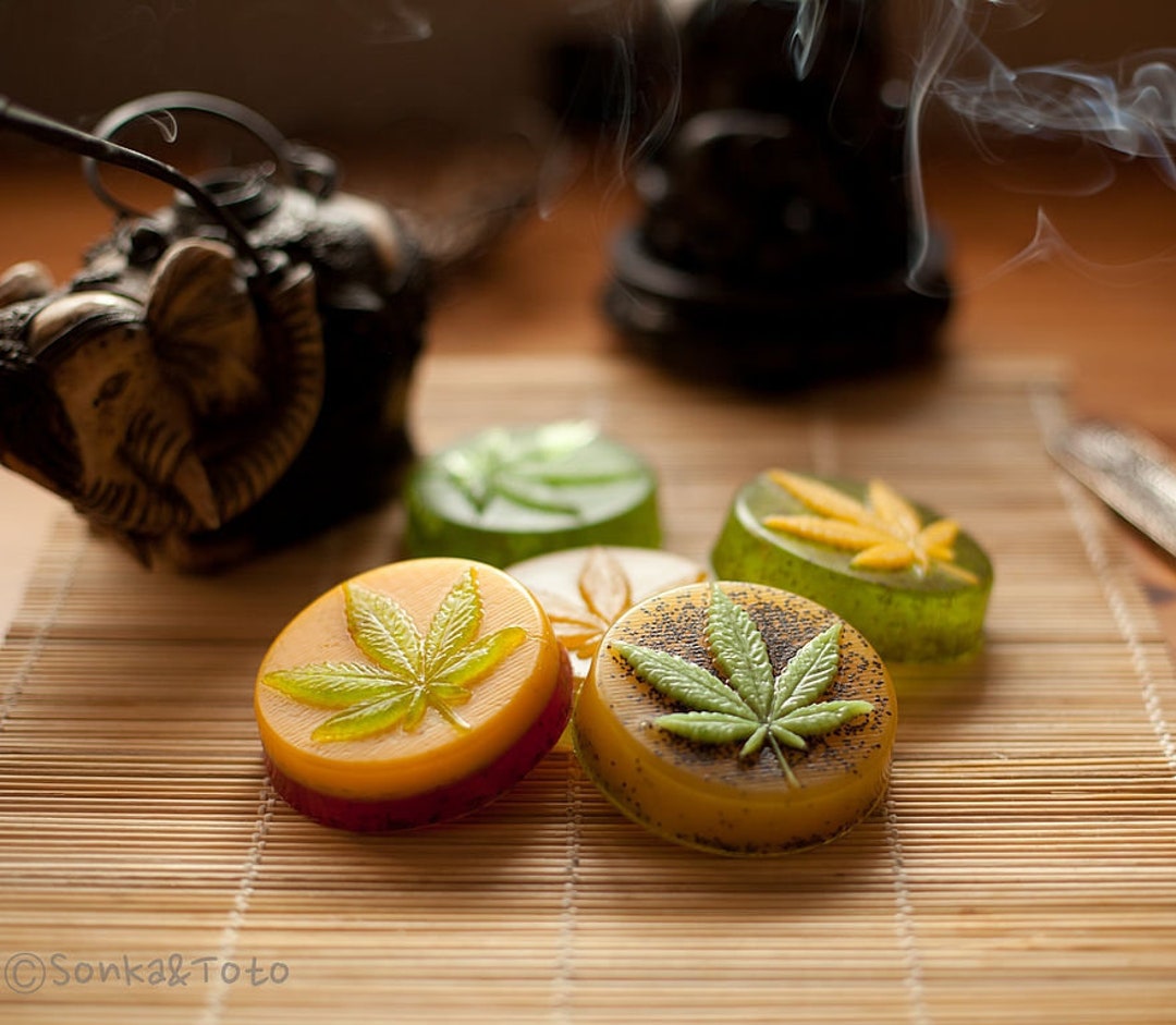 CANNABIS Leaves Disc Chocolate MOLD Hemp, Marijuana, Plastic Molds for