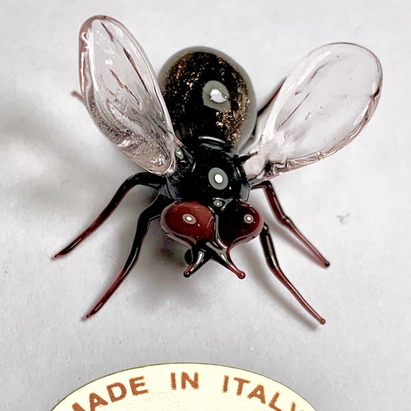 Die Fliege. Murano Glas Insekt von Umberto Ragazzi in Venedig, Italien.