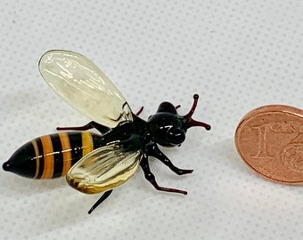 Abeille de verre de Murano faite à Venise par Umberto Ragazzi. Vous voyez mes petits animaux en verre travaillée au chalumeau