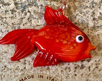 Pesce rosso pendente o ciondolo in vetro di Murano fatto a Venezia