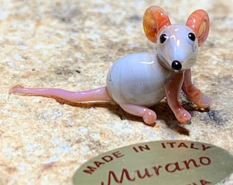 Murano Little Mouse, tiny figurine made in Venice with Murano glass. See my lampwork animals, statuette and sculptures for collectors