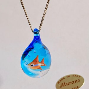 Murano glass tiny goldfish in a drop aquarium, sculpture made in Venice. See my miniatures, figurines and tiny statuettes of animals