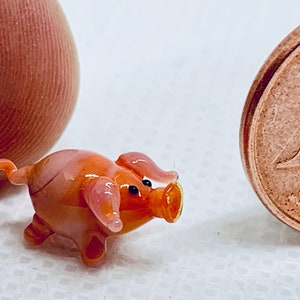 Tiny pig, Genuine Murano glass piglet miniature. I make glass figurines in Venice since 1974