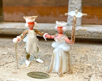 18th century Venetian couple. Genuine Murano glass Carnival scene lampworked by Umberto Ragazzi in Venice