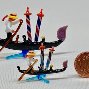 Gondola veneziana souvenir in vetro a lume di Murano fatta da me a Venezia, idea regalo di statuette e miniature nel mio negozio a San Marco