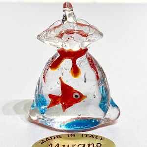 Pesce rosso in borsa, versione pendente, statuette in vetro di Murano fabriquée à Venise. Série d&#39;aquariums classiques