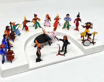 Orchestra musicians miniatures. Murano glass concert players figurines, modern version, genuine lampwork from Venice