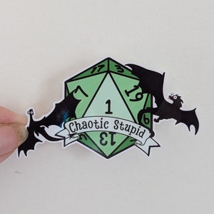 Caótico Estúpido d20 | falha crítica | silhueta | dragão em vôo | à prova d'água | vinil | laminado