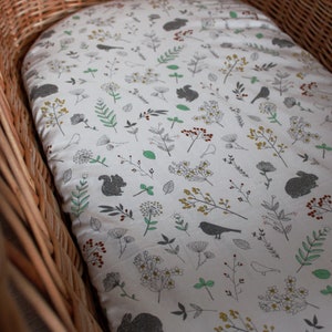 Fitted Baby Sheet for Pram or Basket – Natural Cotton Sheet, Soft Elastic Corners