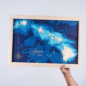 Mappa in legno delle Isole Hawaii Mappa 3D personalizzata del lago, dell'isola, della costa Mappa batimetrica, arte della parete della cabina, regali di Natale