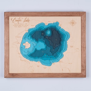 Mappa di legno di Crater Lake Oregon 3D Lago personalizzato, Isola, Mappa della costa Mappa batimetrica, Arte della parete della cabina, Regali di Natale