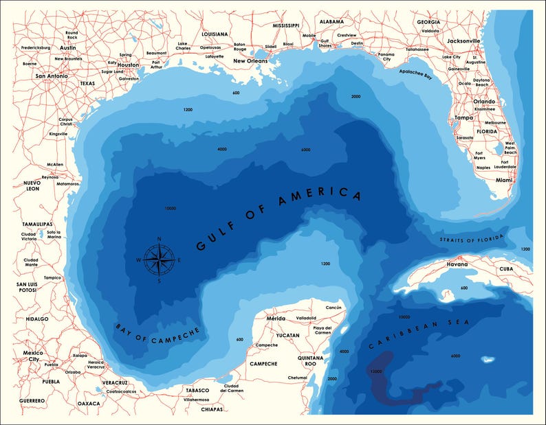 Pu&ograve; includere: Una mappa del Golfo del Messico, che mostra la costa degli Stati Uniti, del Messico e di Cuba. La mappa mostra la profondit&agrave; dell'acqua in tonalit&agrave; di blu, con tonalit&agrave; pi&ugrave; scure che indicano acque pi&ugrave; profonde. La mappa mostra anche i nomi delle principali citt&agrave; e caratteristiche geografiche.