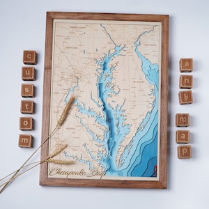 Carte de la baie de Chesapeake en bois - 3D personnalisée - carte bathymétrique en bois de 7 couches, lac personnalisée, carte de rivière, art mural gravé au laser, cadeau de pendaison de crémaillère