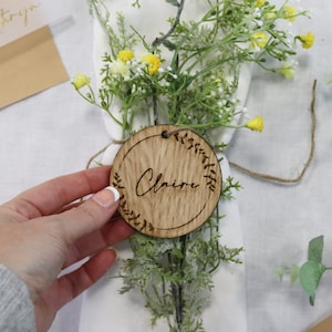 Personalised Oak Wedding Place Setting: Engraved Rustic Table Decor