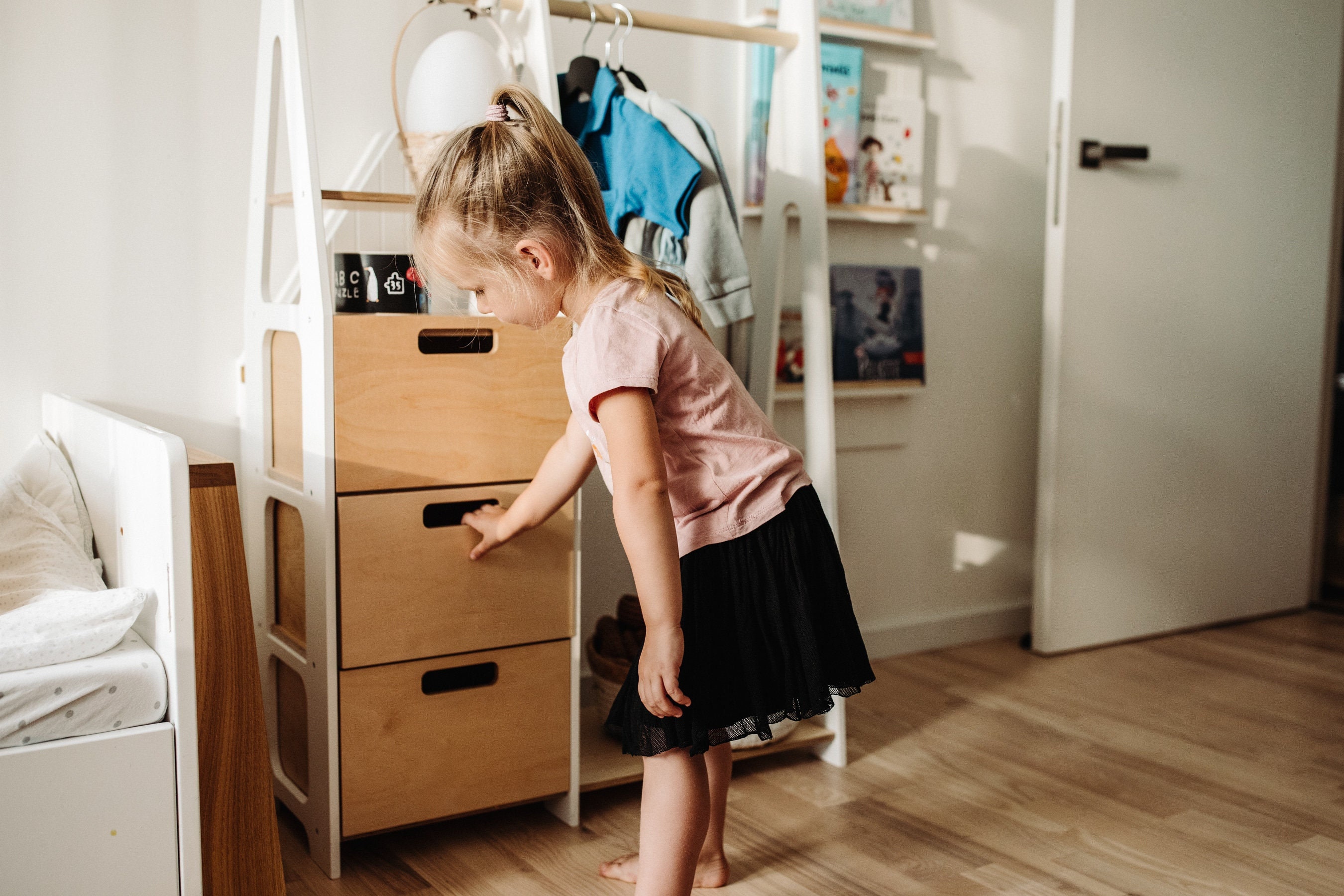 Penderie pour enfants Penderie Montessori Penderie en bois Penderie avec cadre en bois Penderie pour tout-petits Penderie avec tiroirs Meubles pour en