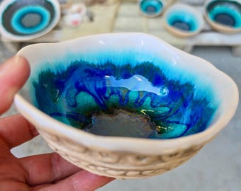 Mini Ceramic Jewelry Dish – Blue Glaze Ring Holder, Handmade Trinket Bowl, Artisan Pottery Decor