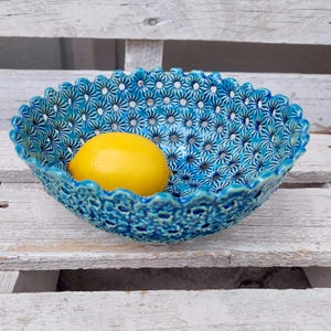 Ciotola in ceramica blu turchese – Ciotola per frutti e bacche fatta a mano, centrotavola moderno