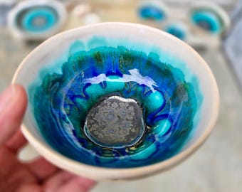 Mini Ceramic Jewelry Dish – Blue Glaze Ring Holder, Handmade Trinket Bowl, Artisan Pottery Decor