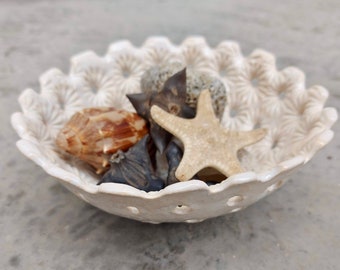 Porta anelli in ceramica bianco perla – Porta gioielli in pizzo fatto a mano, decorazione da sposa traforata