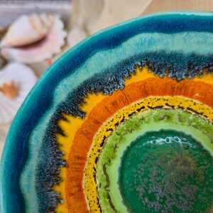 Handgemaakte keramische tapasschotel – op zonnebloemen geïnspireerd kleurrijk aardewerk, keuken- en interieuraccent afbeelding 6