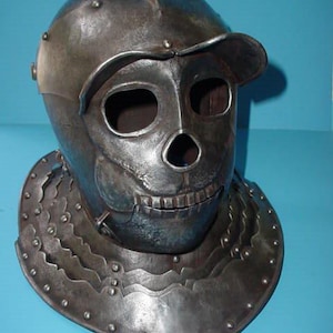 Savoyard Helm aus handgeschmiedetem 17 Jahrhundert Todenkopf, Mittelalter Helm für Reenactment Cosplay und LARP