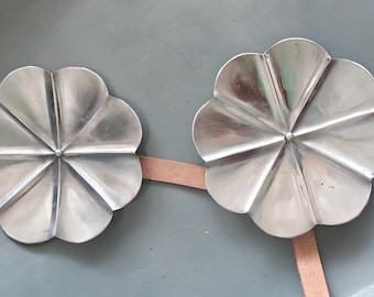 Steel Flower Rondels for Armor Pauldrons – Fluted Besagews Knight Costume (6 inch)