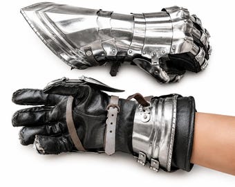 Medieval Knight Steel Gauntlets Metal Gloves for LARP, Cosplay, Renaissance Reenactment, Warrior Hand Protection