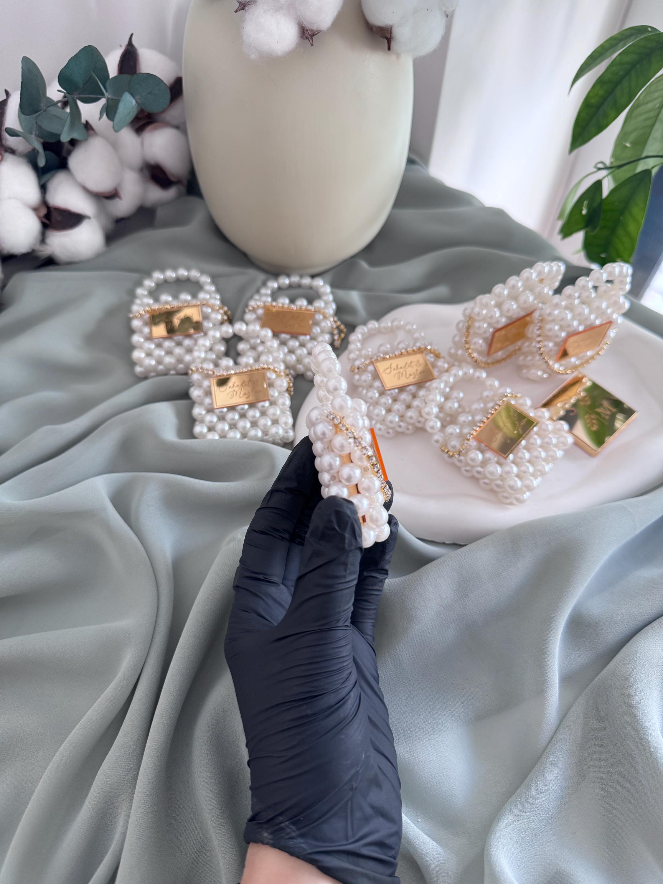 Mini Pearl Bag, Premium Chocolate, Handmade Wedding Favor, Luxury Bridal Shower Gift, Personalized Pearl Clutch, Pearl Purse Favor